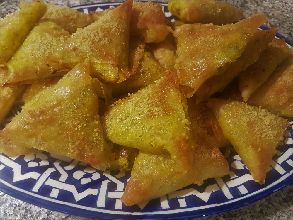 Briouats de pollo, comida de Marruecos, especial Ramadán | Rutas por  Marruecos