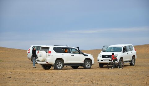 Vehículos 4x4 durante una ruta privada por Marruecos