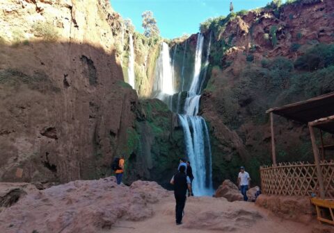 rutas por marruecos ali las cascadas de ouzoud un ambiente tipico marroqui