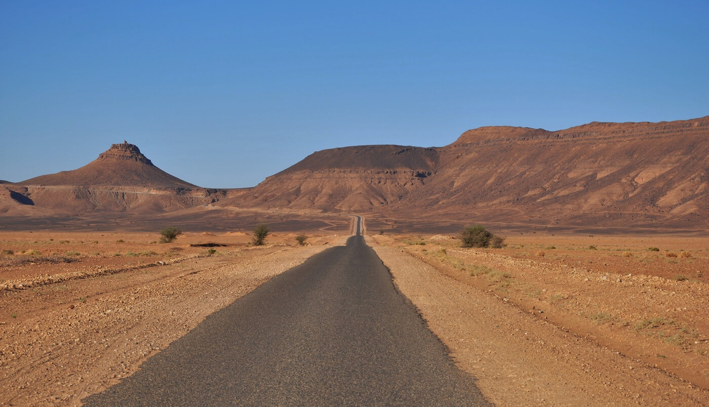 Carretera del sur de Marruecos durante una de nuestras rutas privadas por Marruecos